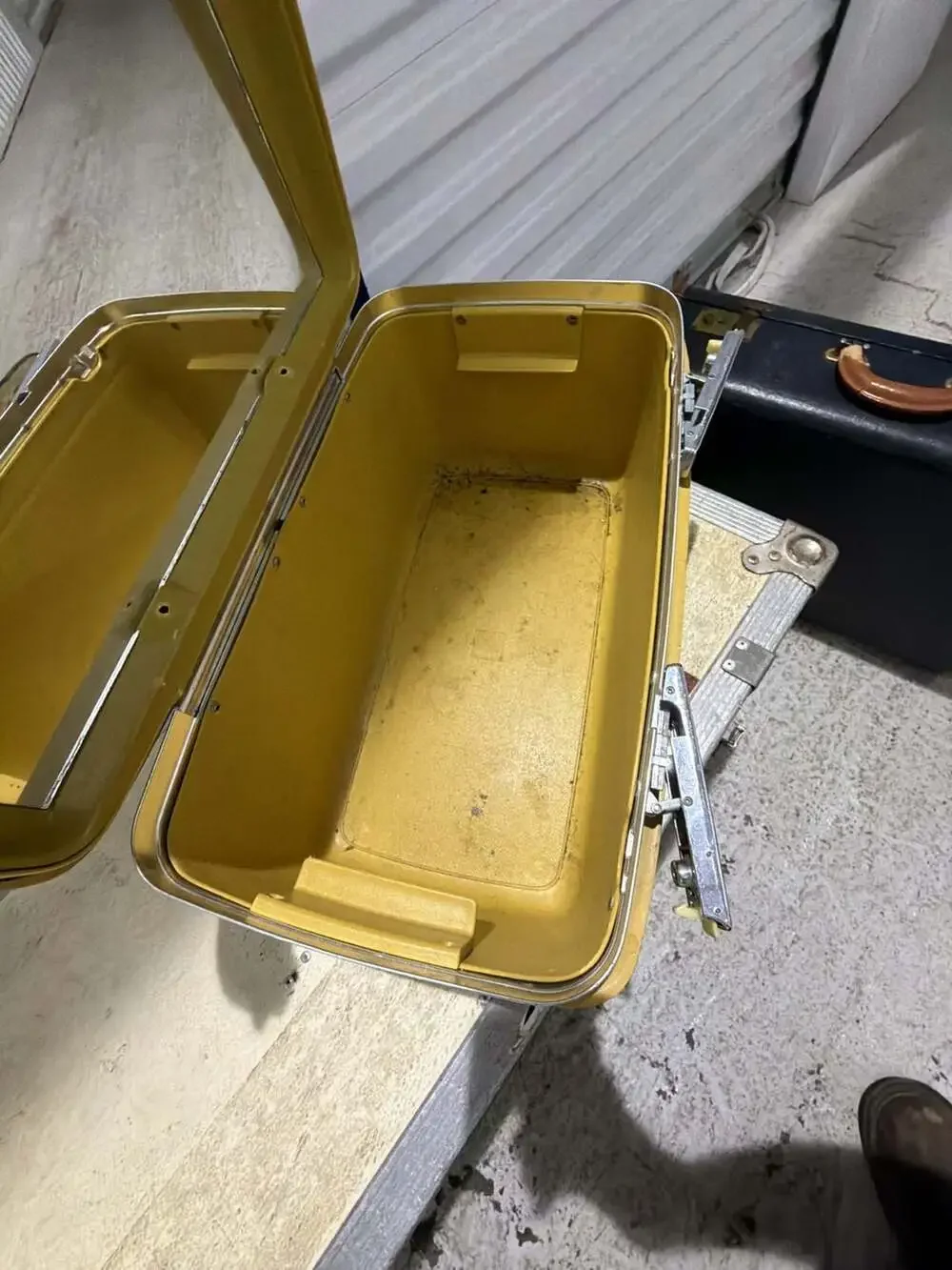 Samsonite vintage hard